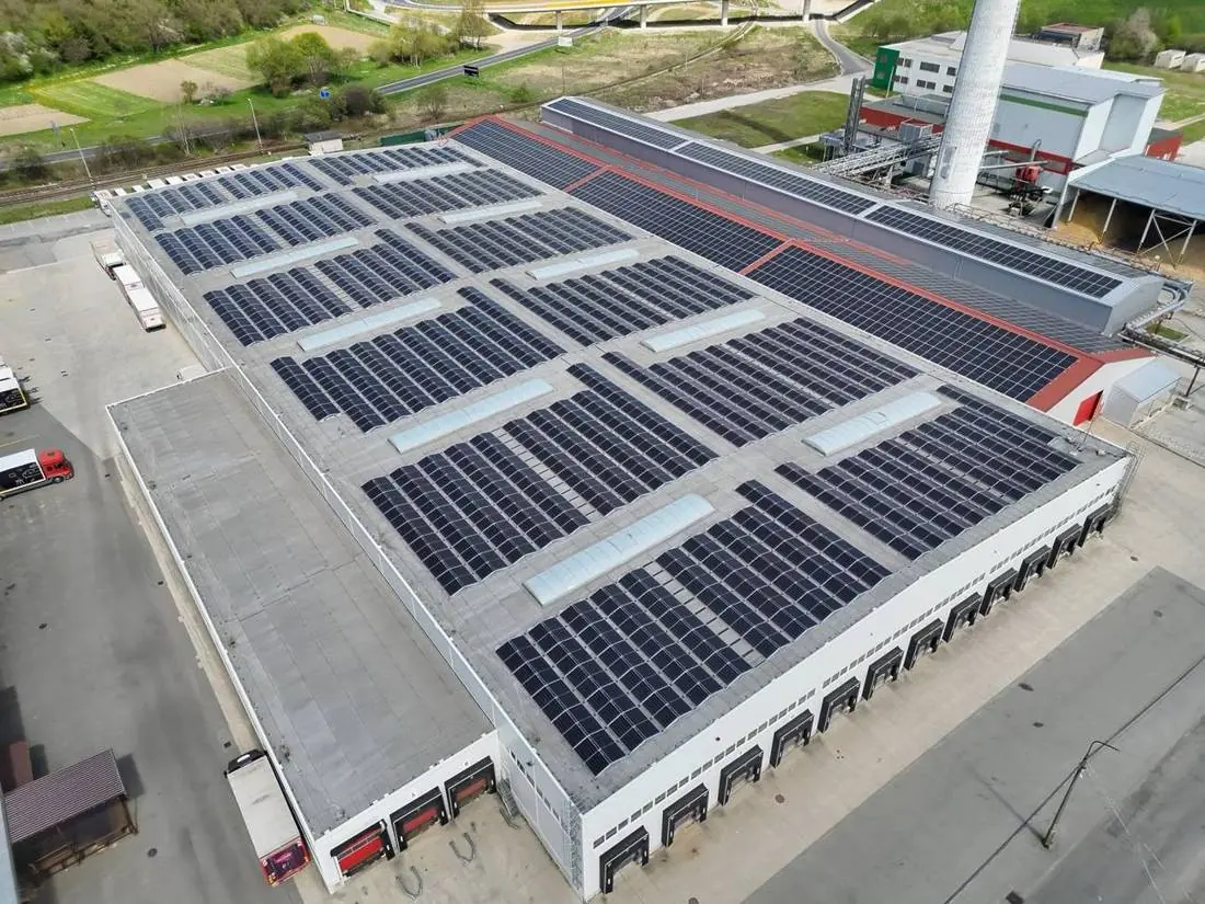 Priemyselná fotovoltická elektráreň v prevádzke