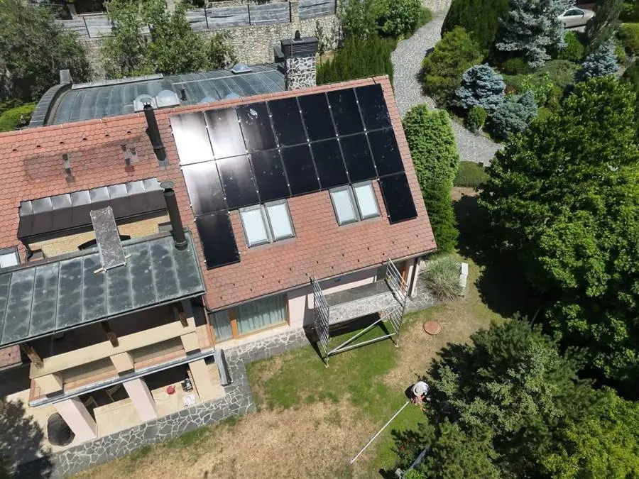 Dom s úložiskom a wallboxom, Svätý Jur